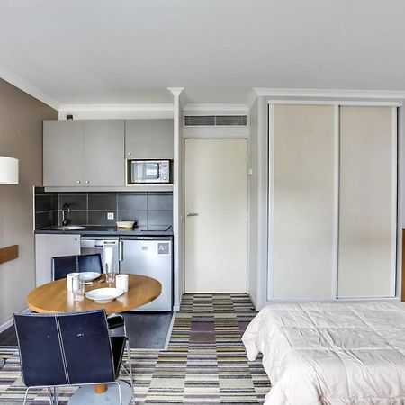 Guestready - Studio Cosy Pres Du Metro Issy-les-Moulineaux Kültér fotó