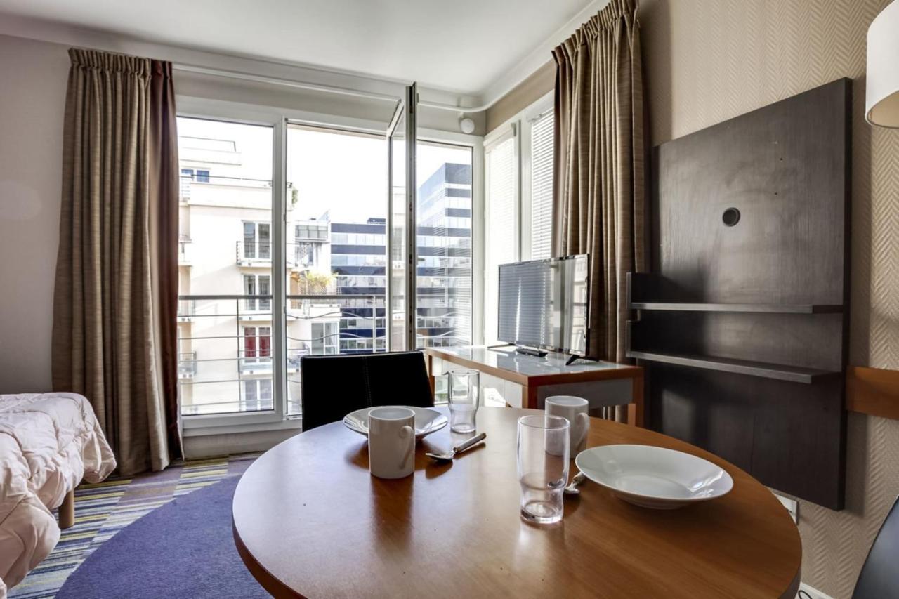 Guestready - Studio Cosy Pres Du Metro Issy-les-Moulineaux Kültér fotó