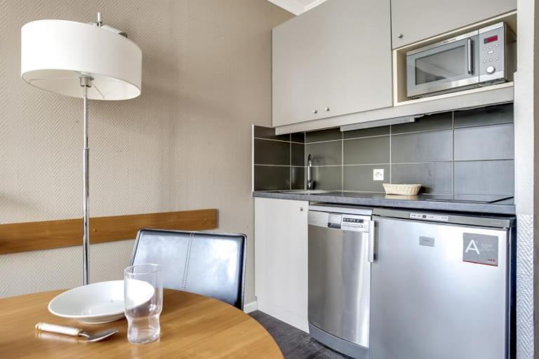 Guestready - Studio Cosy Pres Du Metro Issy-les-Moulineaux Kültér fotó